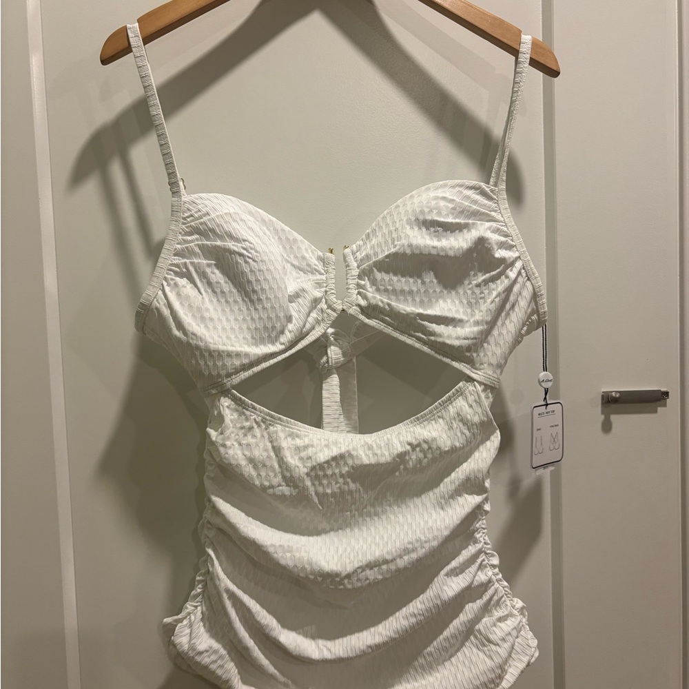 NEW A-Che White Textured Cutout Tankini Swim top
